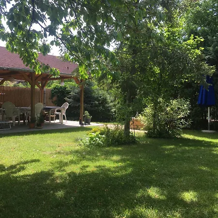 Primavera Vendegszobak אגר